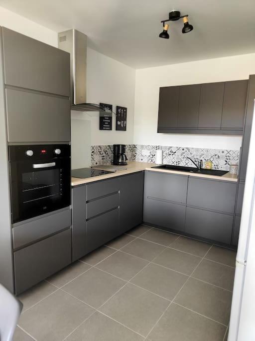 Location De Vacances A Andernos - Appartement 2 Chambres Dans Residence Neuve Luaran gambar
