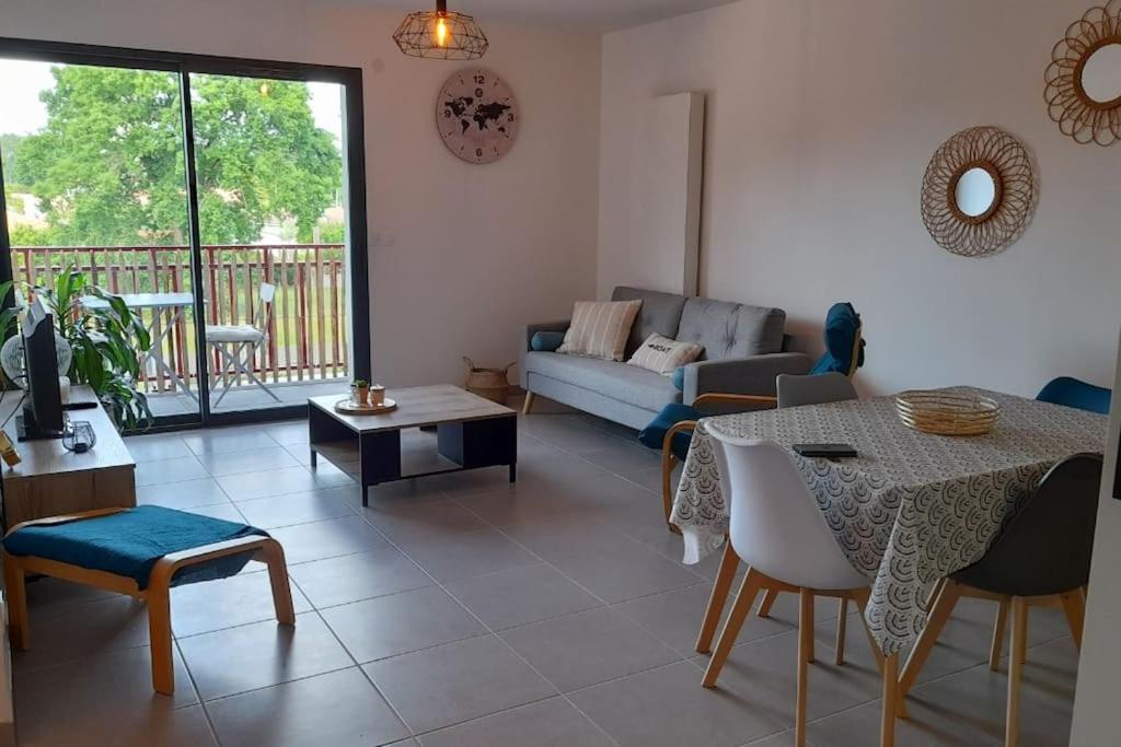 Location De Vacances A Andernos - Appartement 2 Chambres Dans Residence Neuve Luaran gambar