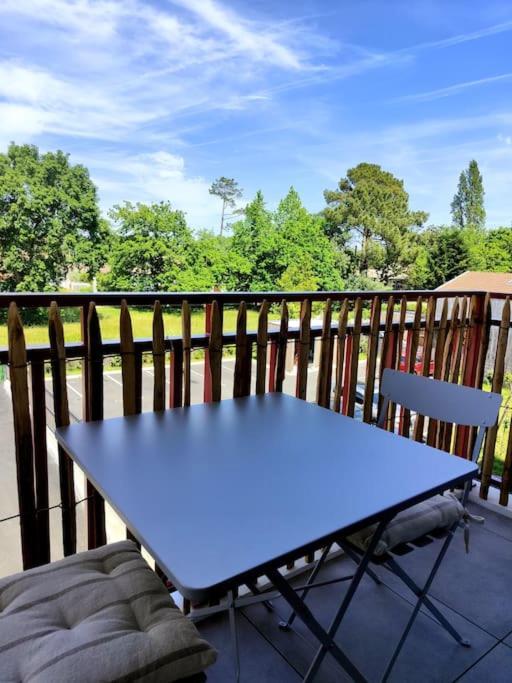 Location De Vacances A Andernos - Appartement 2 Chambres Dans Residence Neuve Luaran gambar