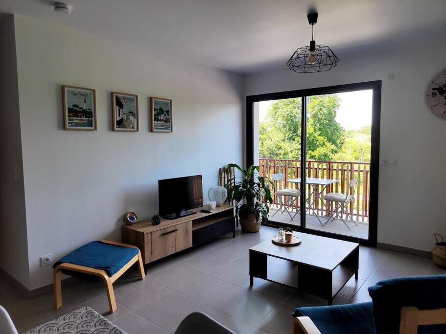 Location De Vacances A Andernos - Appartement 2 Chambres Dans Residence Neuve Luaran gambar