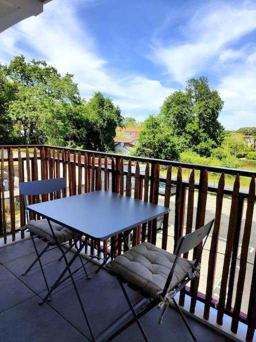 Location De Vacances A Andernos - Appartement 2 Chambres Dans Residence Neuve Luaran gambar